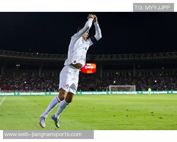 C罗30岁后狂轰493球追平鲁克纪录冲击千球大关再创辉煌