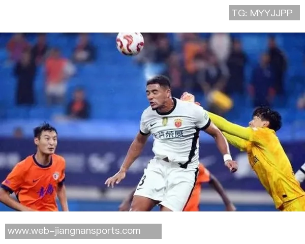 上海海港外援茹萨正式签约成都蓉城俱乐部即将加盟新征程